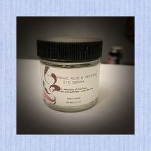 Load image into Gallery viewer, Eye serum with Hyaluronic Acid & Peptides 30 ml